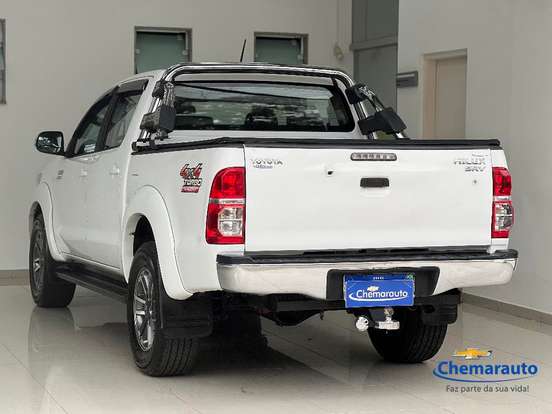 TOYOTA-HILUX-2014