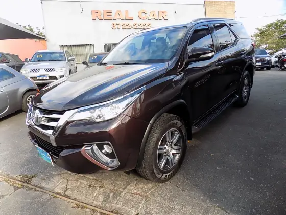 TOYOTA HILUX SW4 2.7 SR 7 LUGARES 4X2 16V FLEX 4P AUTOMÁTICO