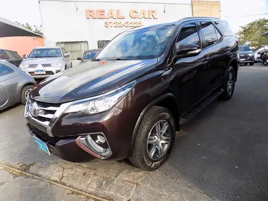 TOYOTA-HILUX SW4-2017