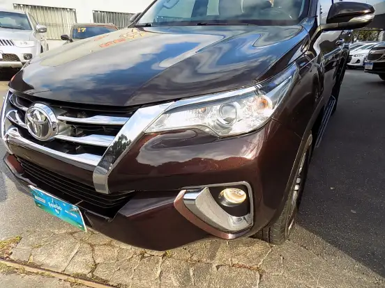 TOYOTA-HILUX SW4-2.7 SR 7 LUGARES 4X2 16V FLEX 4P AUTOMÁTICO TOYOTA-HILUX SW4-2017
