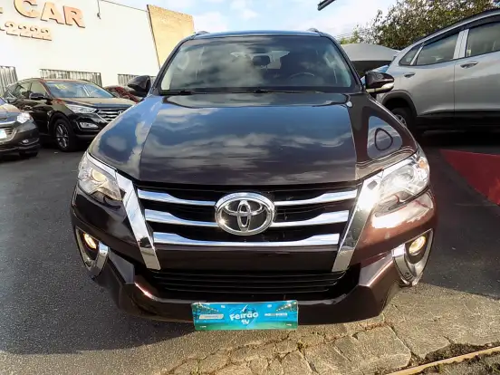 TOYOTA-HILUX SW4-2017