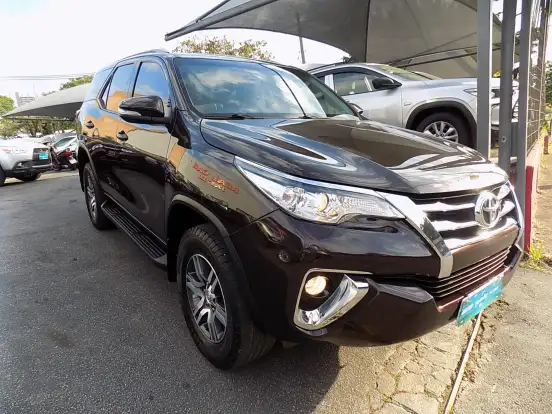 TOYOTA-HILUX SW4-2017