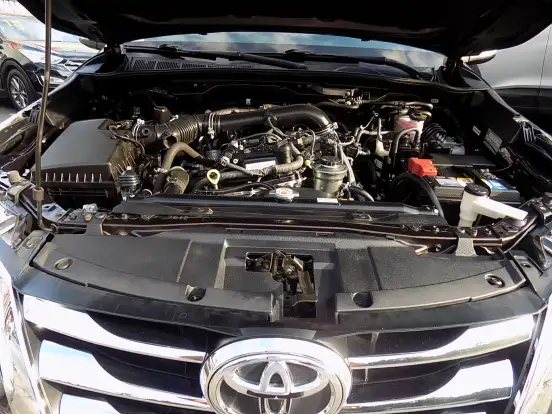 TOYOTA-HILUX SW4-2017