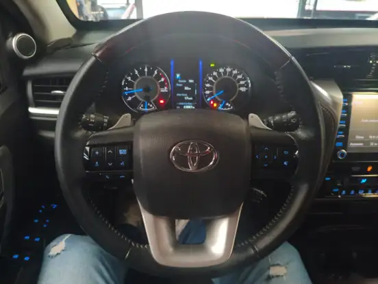 TOYOTA-HILUX SW4-2019