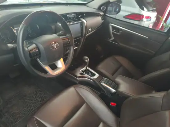 TOYOTA-HILUX SW4-2.7 SRV 7 LUGARES 4X2 16V FLEX 4P AUTOMÁTICO TOYOTA-HILUX SW4-2019