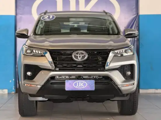 TOYOTA-HILUX SW4-2.7 VVT-i FLEX SRV 7L 4X2 AUTOMÁTICO TOYOTA-HILUX SW4-2021