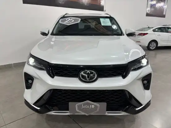 TOYOTA-HILUX SW4-2024