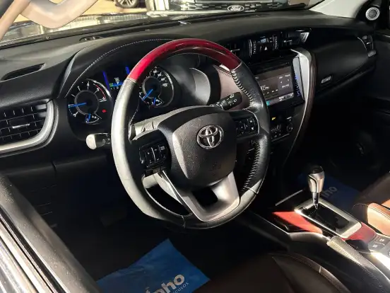 TOYOTA-HILUX SW4-2016