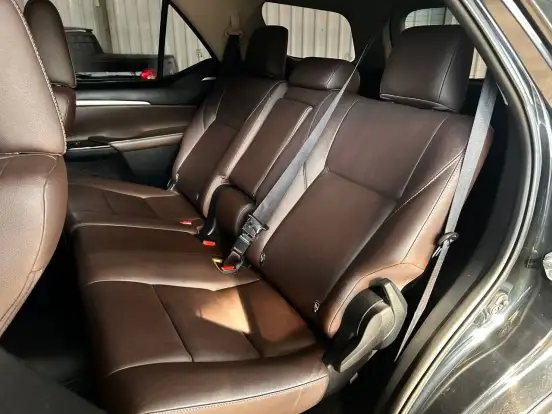 TOYOTA-HILUX SW4-2016