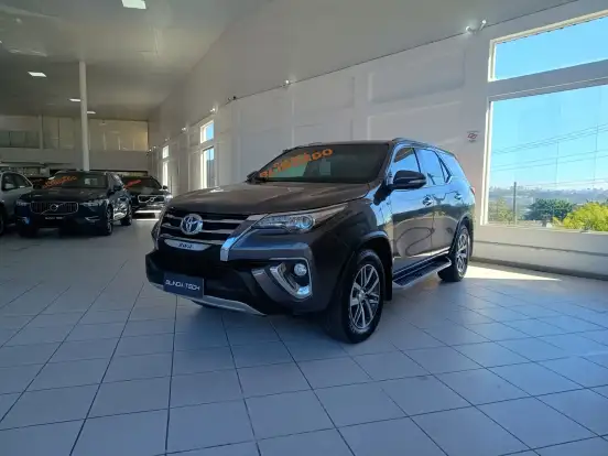TOYOTA-HILUX SW4-2016