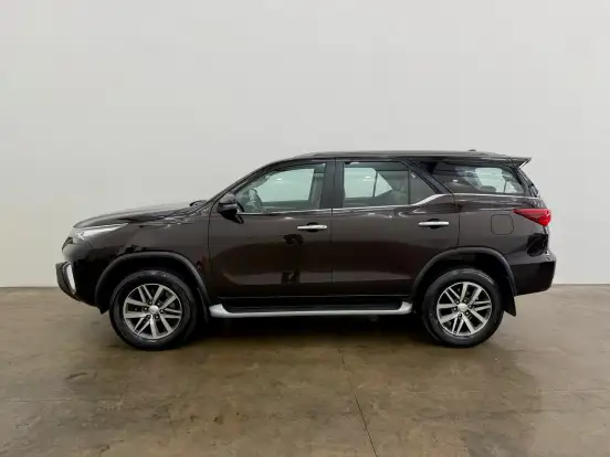 TOYOTA-HILUX SW4-2019