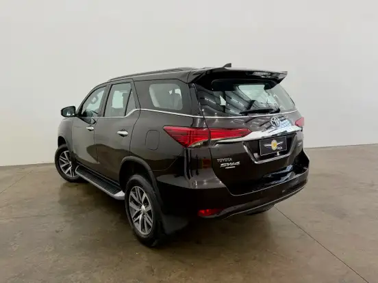 TOYOTA-HILUX SW4-2019