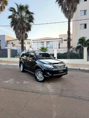 TOYOTA-HILUX SW4-2012