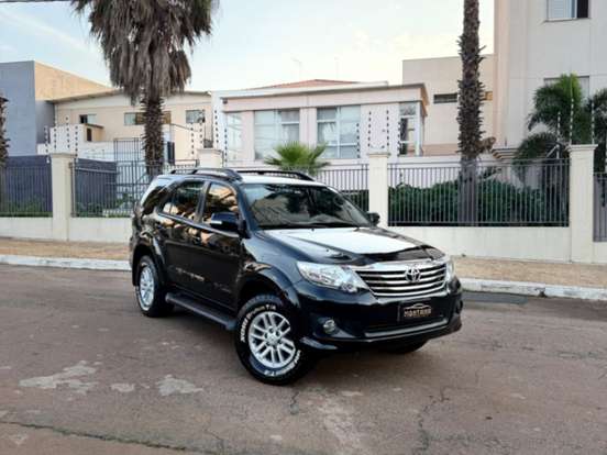 TOYOTA-HILUX SW4-2.7 SR 4X2 16V FLEX 4P AUTOMÁTICO TOYOTA-HILUX SW4-2012