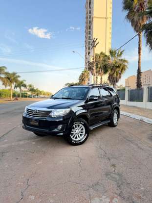 TOYOTA-HILUX SW4-2012