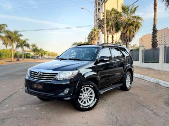 TOYOTA-HILUX SW4-2.7 SR 4X2 16V FLEX 4P AUTOMÁTICO TOYOTA-HILUX SW4-2012