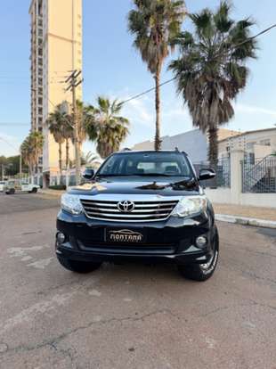 TOYOTA-HILUX SW4-2012