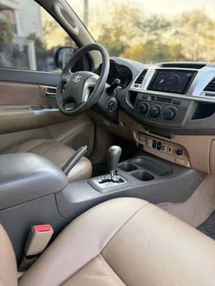 TOYOTA-HILUX SW4-2012