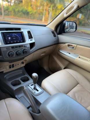 TOYOTA-HILUX SW4-2012