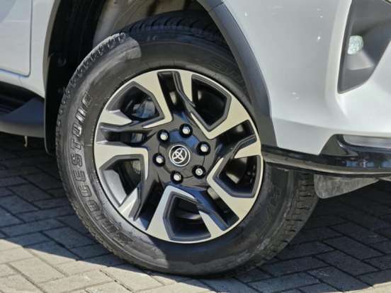 TOYOTA-HILUX SW4-2.8 D-4D TURBO DIESEL DIAMOND 7L 4X4 AUTOMÁTICO TOYOTA-HILUX SW4-2024