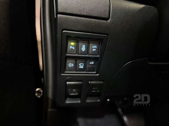 TOYOTA-HILUX SW4-2024