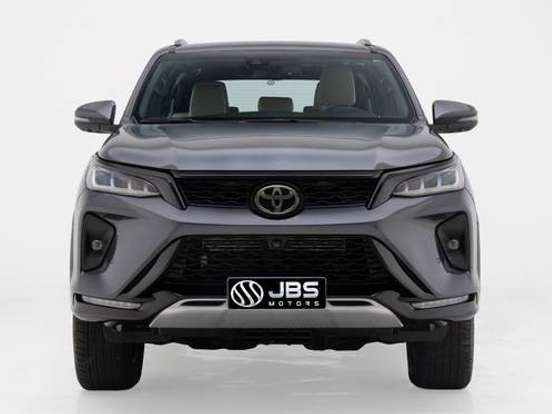 TOYOTA-HILUX SW4-2.8 D-4D TURBO DIESEL DIAMOND 7L 4X4 AUTOMÁTICO TOYOTA-HILUX SW4-2024