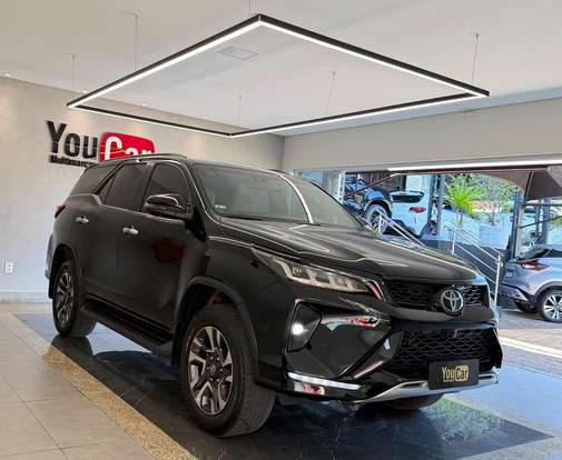 TOYOTA-HILUX SW4-2023