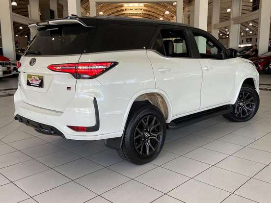 TOYOTA-HILUX SW4-2022