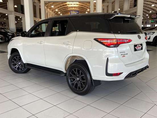 TOYOTA-HILUX SW4-2022