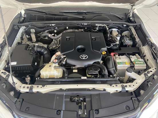 TOYOTA-HILUX SW4-2.8 D-4D TURBO DIESEL GR-S 7L 4X4 AUTOMÁTICO TOYOTA-HILUX SW4-2022