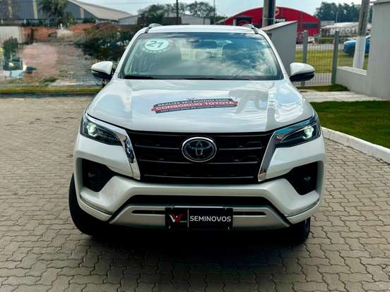 TOYOTA-HILUX SW4-2.8 D-4D TURBO DIESEL SRX 4X4 AUTOMÁTICO TOYOTA-HILUX SW4-2021