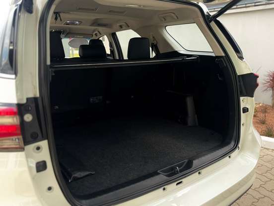 TOYOTA-HILUX SW4-2.8 D-4D TURBO DIESEL SRX 4X4 AUTOMÁTICO TOYOTA-HILUX SW4-2021