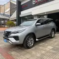 TOYOTA HILUX SW4 2.8 D-4D TURBO DIESEL SRX 7L 4X4 AUTOMÁTICO TOYOTA HILUX SW4 2.8 D-4D TURBO DIESEL SRX 7L 4X4 AUTOMÁTICO