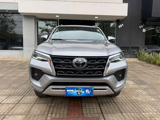 TOYOTA-HILUX SW4-2023
