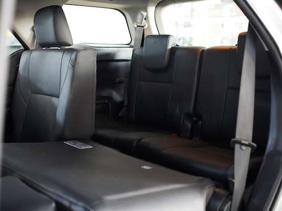 TOYOTA-HILUX SW4-2.8 D-4D TURBO DIESEL SRX 7L 4X4 AUTOMÁTICO TOYOTA-HILUX SW4-2023