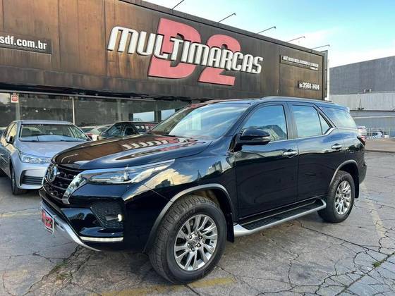TOYOTA HILUX SW4 2.8 D-4D TURBO DIESEL SRX 7L 4X4 AUTOMÁTICO