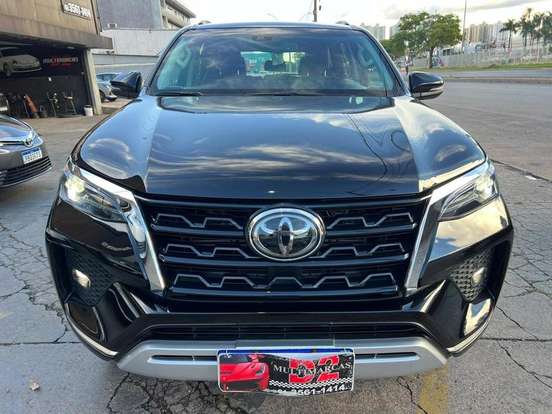 TOYOTA-HILUX SW4-2.8 D-4D TURBO DIESEL SRX 7L 4X4 AUTOMÁTICO TOYOTA-HILUX SW4-2021