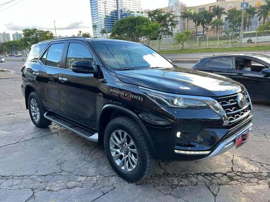 TOYOTA-HILUX SW4-2.8 D-4D TURBO DIESEL SRX 7L 4X4 AUTOMÁTICO TOYOTA-HILUX SW4-2021