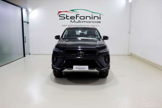 TOYOTA-HILUX SW4-2024