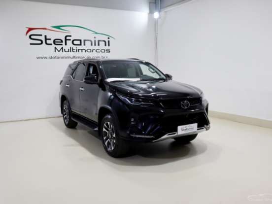 TOYOTA-HILUX SW4-2.8 D-4D TURBO DIESEL SRX PLATINUM 7L 4X4 AUTOMÁTICO TOYOTA-HILUX SW4-2024
