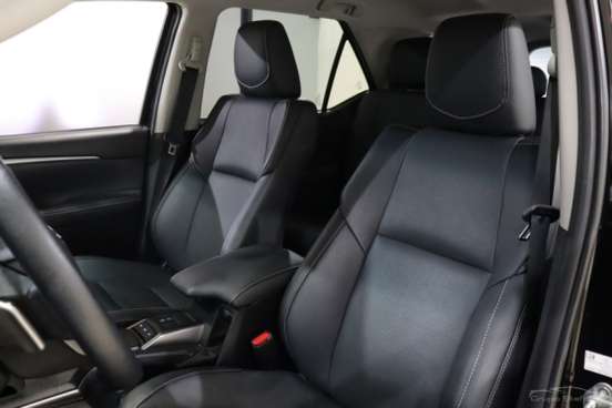 TOYOTA-HILUX SW4-2024