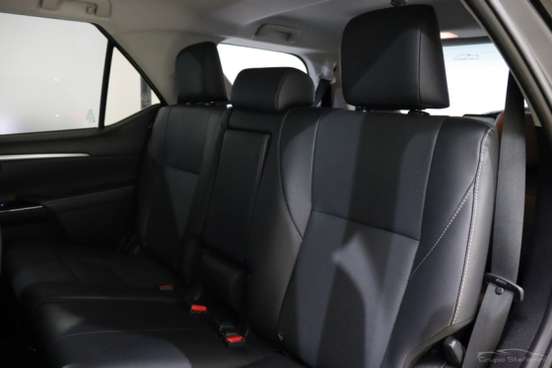 TOYOTA-HILUX SW4-2024