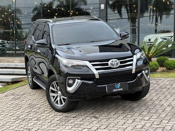 TOYOTA HILUX SW4 2.8 SRX 4X4 16V TURBO INTERCOOLER DIESEL 4P AUTOMÁTICO