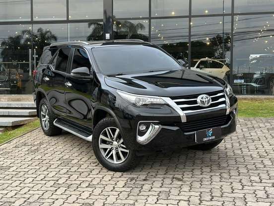 TOYOTA-HILUX SW4-2019
