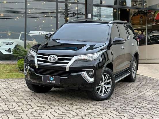 TOYOTA-HILUX SW4-2019