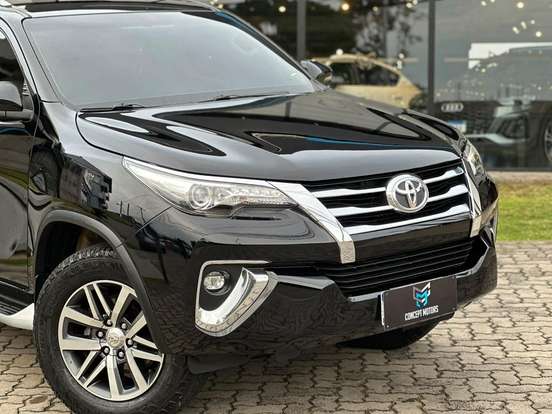 TOYOTA-HILUX SW4-2.8 SRX 4X4 16V TURBO INTERCOOLER DIESEL 4P AUTOMÁTICO TOYOTA-HILUX SW4-2019