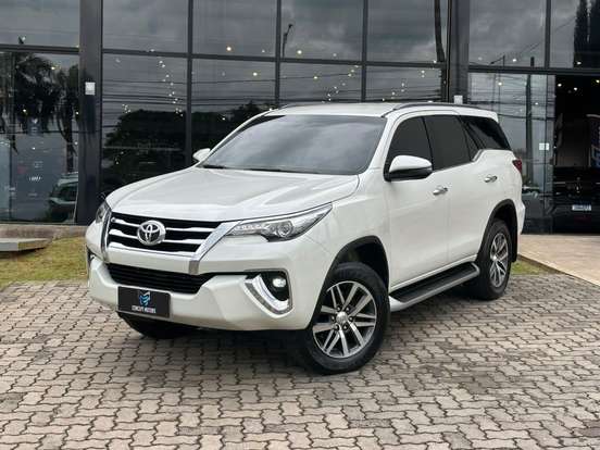 TOYOTA-HILUX SW4-2019
