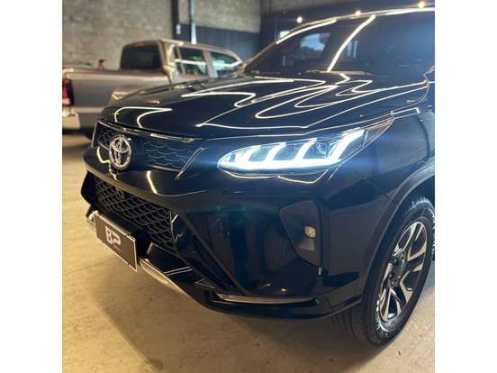 TOYOTA-HILUX SW4-2016