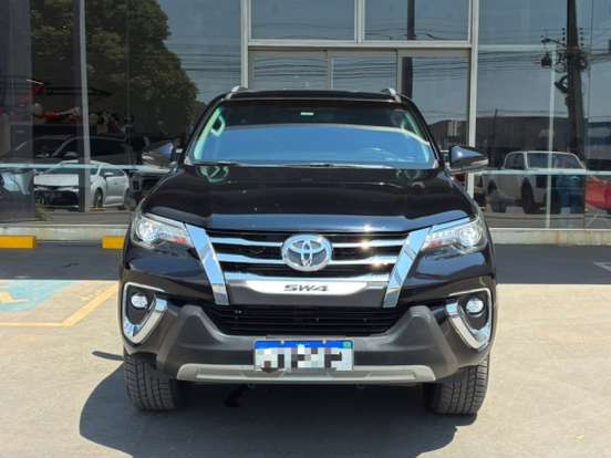 TOYOTA-HILUX SW4-2.8 SRX 4X4 7 LUGARES 16V TURBO INTERCOOLER DIESEL 4P AUTOMÁTICO TOYOTA-HILUX SW4-2019