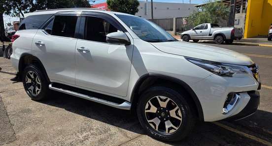 TOYOTA-HILUX SW4-2019